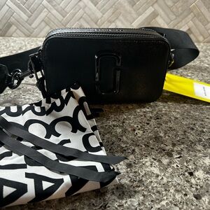 MARC JACOBS snapshot bag NWT and Dust Bag
